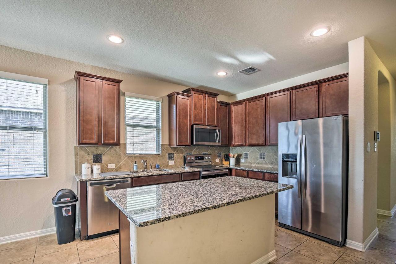San Antonio Home With Yard About 8 Mi To Lackland! Extérieur photo